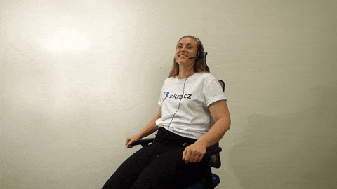 Download this funny cart abandonment GIF for your ecommerce team. Use it to discuss abandoned orders.