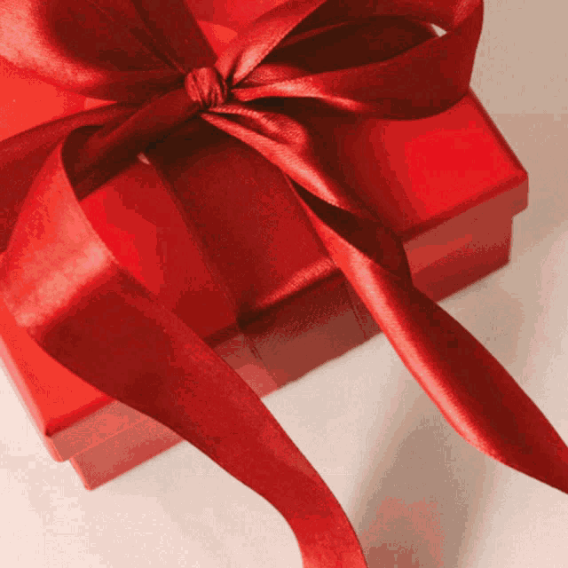 Send this gift box GIF to show appreciation. Great for e-commerce businesses looking to boost customer loyalty.